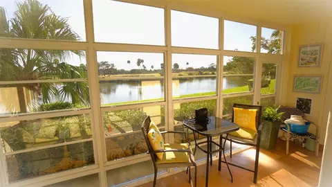 33 Vista Gdns #107, Vero Beach, FL 32962