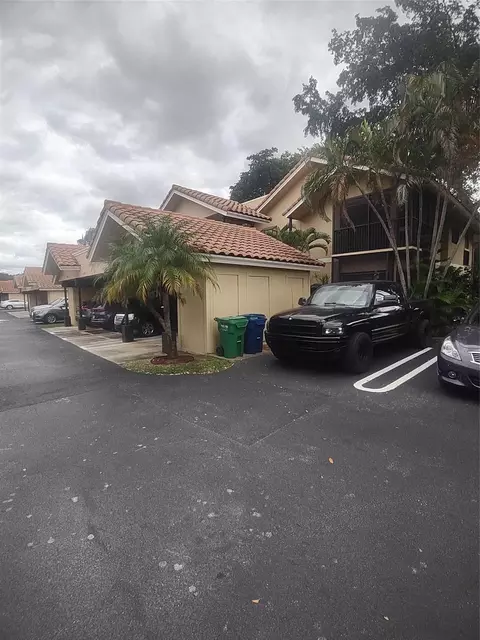 8467 Shadow Ct #4-6, Coral Springs, FL 33071