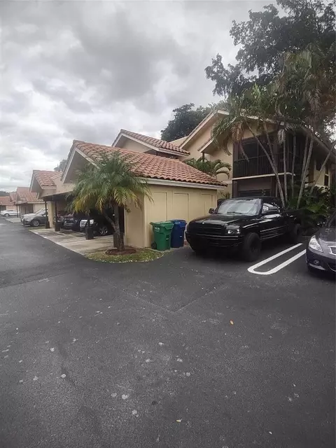 8467 Shadow #4-6, Coral Springs, FL 33071
