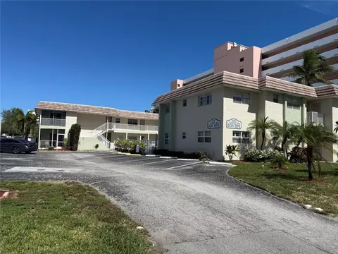 1450 N Riverside Dr #204, Pompano Beach, FL 33062
