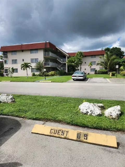 2901 NW 47th #141A, Lauderdale Lakes, FL 33313