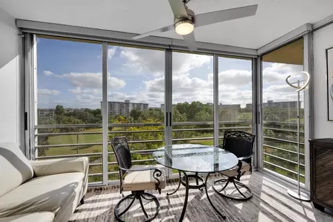 3800 Oaks Clubhouse #511, Pompano Beach, FL 33069