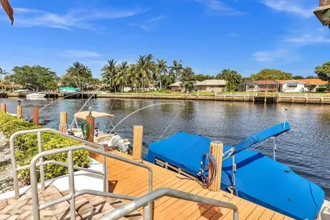 180 Cypress Club Dr #804, Pompano Beach, FL 33060