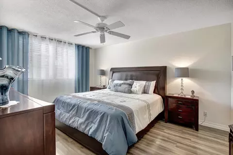 2951 NW 46th Ave #207, Lauderdale Lakes, FL 33313