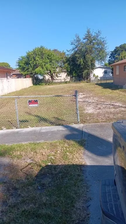 2145 NW 47th, Miami, FL 33142