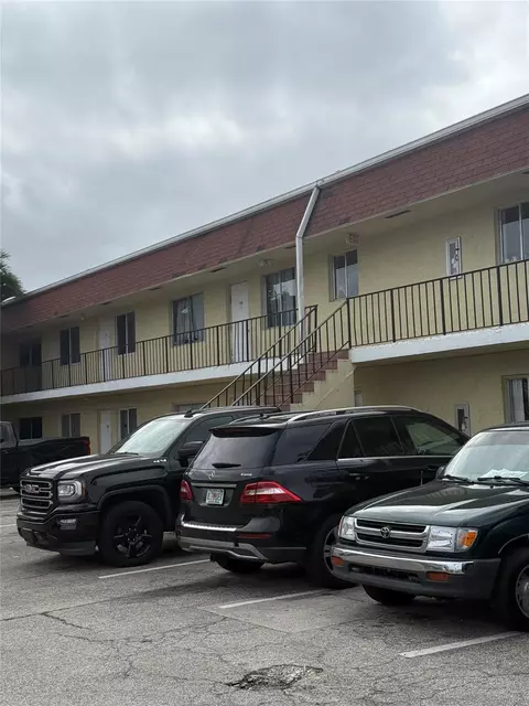 1020 Crystal Lake Dr #102, Pompano Beach, FL 33064