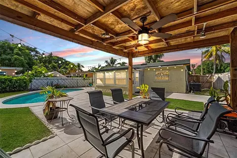 520 SW 72nd Ter, North Lauderdale, FL 33068