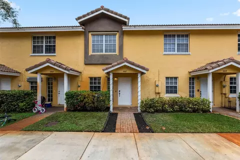 4367 NW 69th #4367, Fort Lauderdale, FL 33319