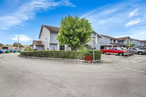 8092 NW 99th Ter #2251, Hialeah Gardens, FL 33016