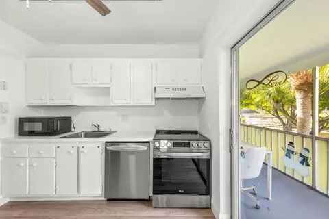 7360 NW 1st St #205, Margate, FL 33063