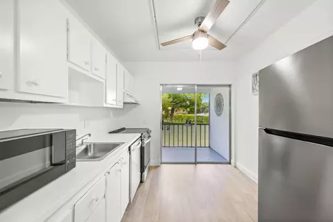7360 NW 1st St #205, Margate, FL 33063