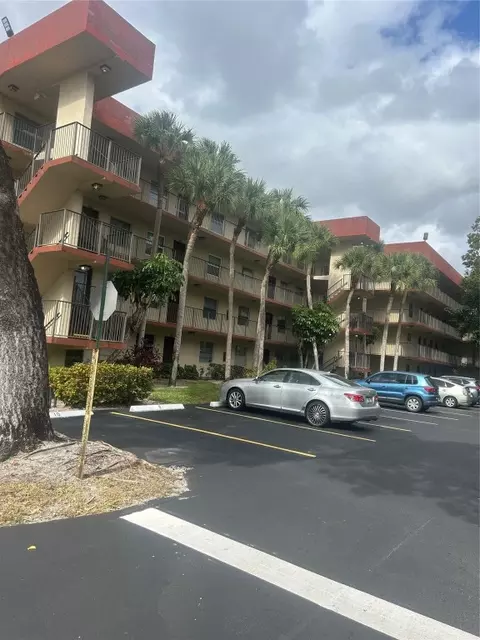 3341 NW 47th #104, Lauderdale Lakes, FL 33319