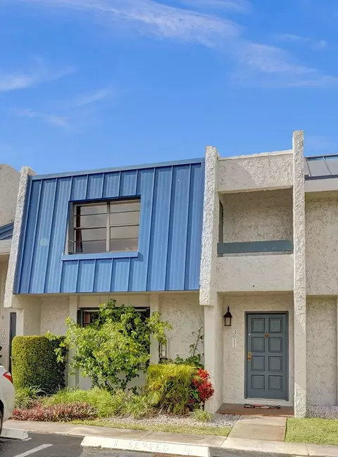 3911 Sheridan St #B-13, Hollywood, FL 33021