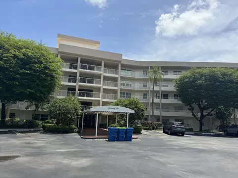 3900 Oaks Clubhouse #108, Pompano Beach, FL 33069
