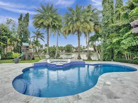2482 Poinciana, Weston, FL 33327