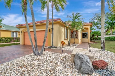 8098 Bellafiore, Boynton Beach, FL 33472