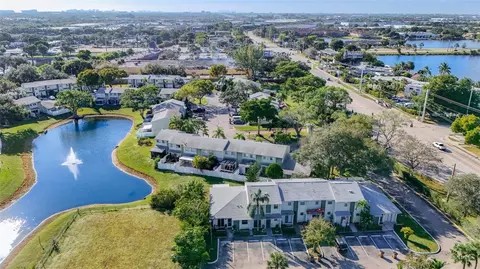 884 Crystal Lk #884, Pompano Beach, FL 33064