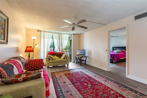 8930 S Hollybrook Blvd #209, Pembroke Pines, FL 33025