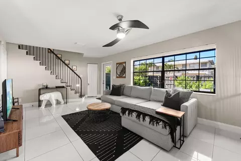 608 NE 29th #1, Wilton Manors, FL 33334