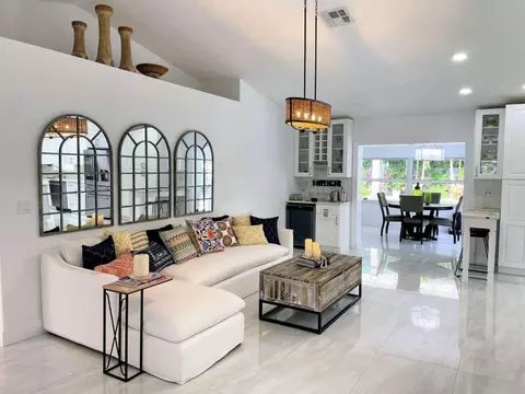4165 Pine Glades, West Palm Beach, FL 33406