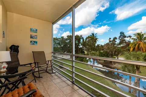 4411 NW 16th St #305, Lauderhill, FL 33313