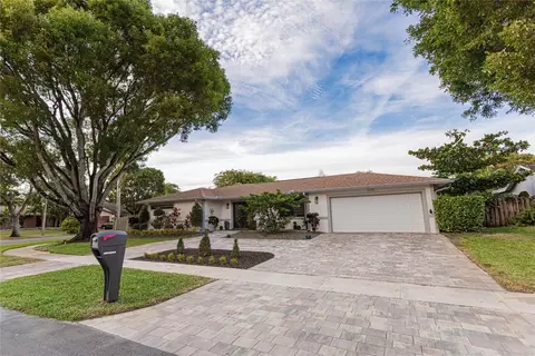11711 NW 16th, Pembroke Pines, FL 33026