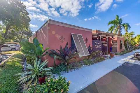 10200 Greenhouse #10200, Pembroke Pines, FL 33026