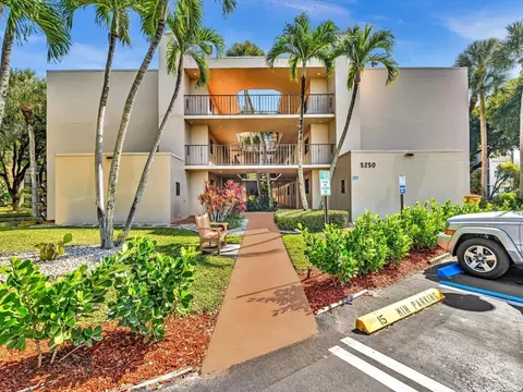 5250 Las Verdes #224, Delray Beach, FL 33484