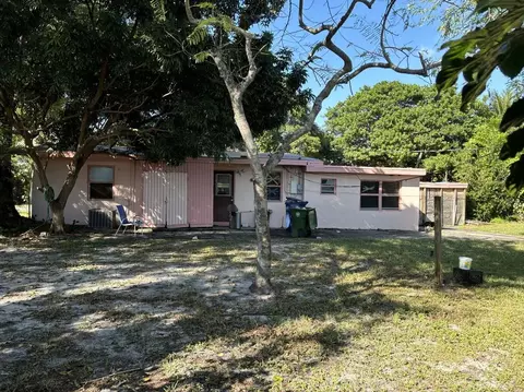 2716 NE 1st Ave, Wilton Manors, FL 33334