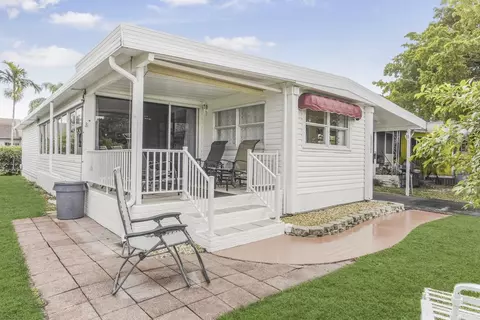 5670 SW Cypress Dr, Fort Lauderdale, FL 33312