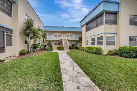 204 Burgundy E #204, Delray Beach, FL 33484