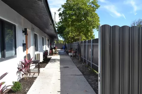 880 NW 8th, Pompano Beach, FL 33060
