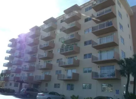 2200 E Hallandale Bch #202, Hallandale Beach, FL 33009