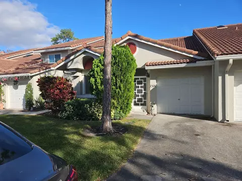 7374 Pinewalk Dr #44-1, Margate, FL 33063