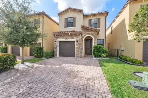 5319 NW 50th Ter, Tamarac, FL 33319