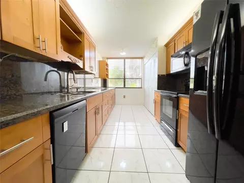 900 NE 195th #312, Miami, FL 33179