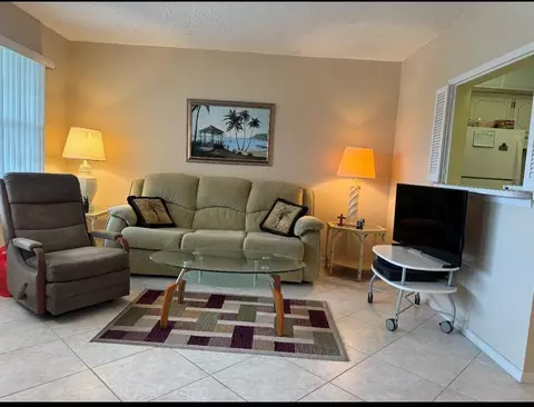 342 Oakridge S #342, Deerfield Beach, FL 33442
