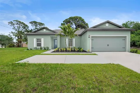 1027 SE Floresta Dr, Port Saint Lucie, FL 34983