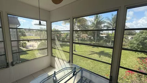 2900 NW 46th Ave #212, Lauderdale Lakes, FL 33313