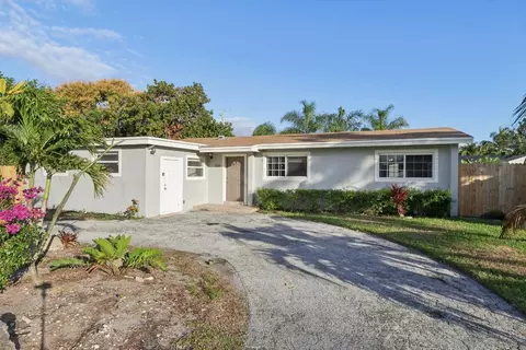 1213 W Mango, Lantana, FL 33462