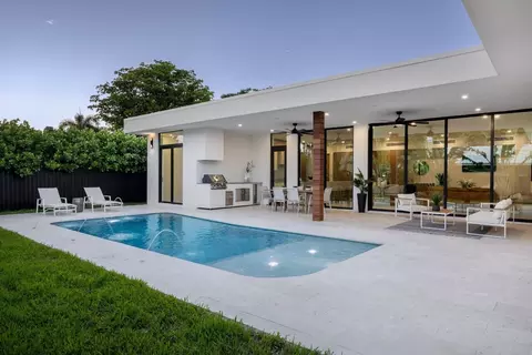 2364 NE 8th, Fort Lauderdale, FL 33304