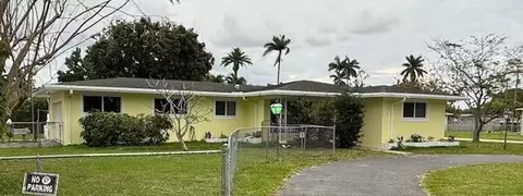 115 Entrada, Hollywood, FL 33021
