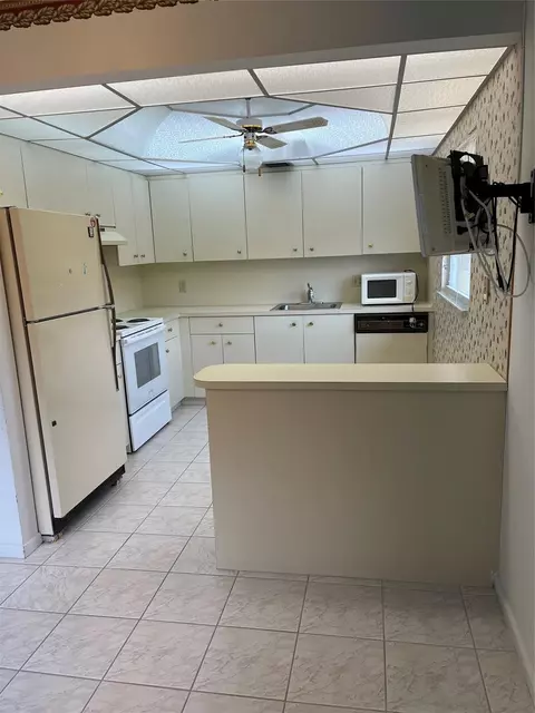 13300 SW 1st St #314 O, Pembroke Pines, FL 33027