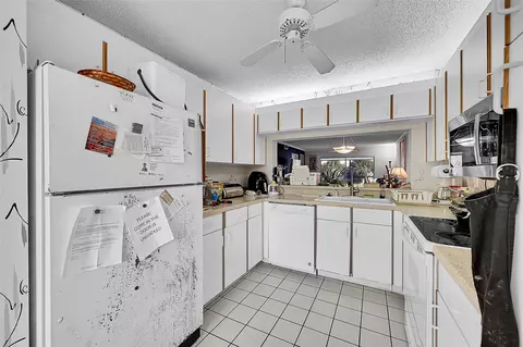 7292 S Devon Dr #302, Tamarac, FL 33321