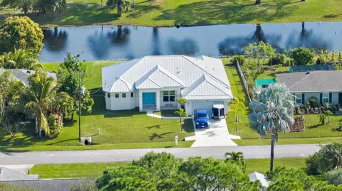 1861 SE Mantua St, Port Saint Lucie, FL 34952