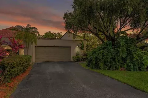 390 Patio Vlg #309, Weston, FL 33326