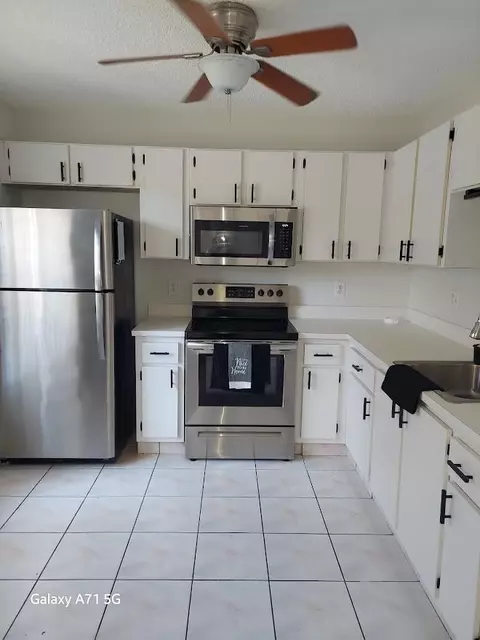 10825 NW 3rd #18B-13  L, Pembroke Pines, FL 33026