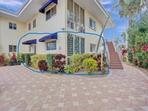 2725 NE 32nd Ave #4, Fort Lauderdale, FL 33308