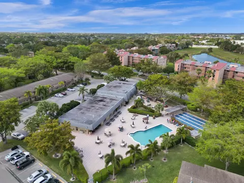 7390 NW 1st St #208, Margate, FL 33063