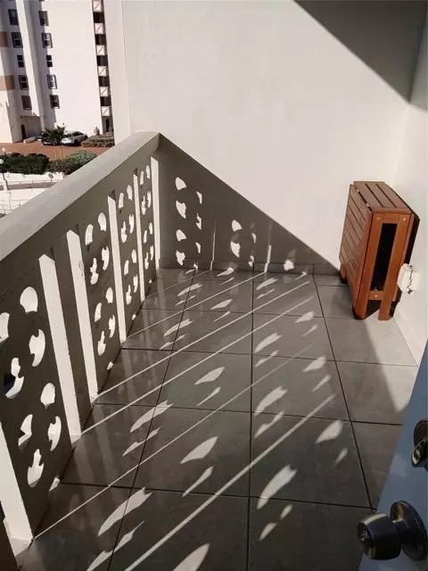 1893 S Ocean #609, Hallandale Beach, FL 33009